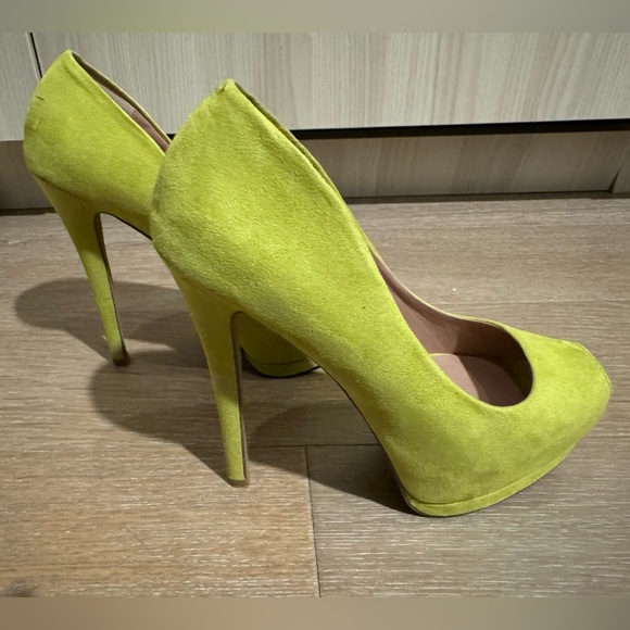Qupid lime suede peep toe pumps - Picture 6 of 8